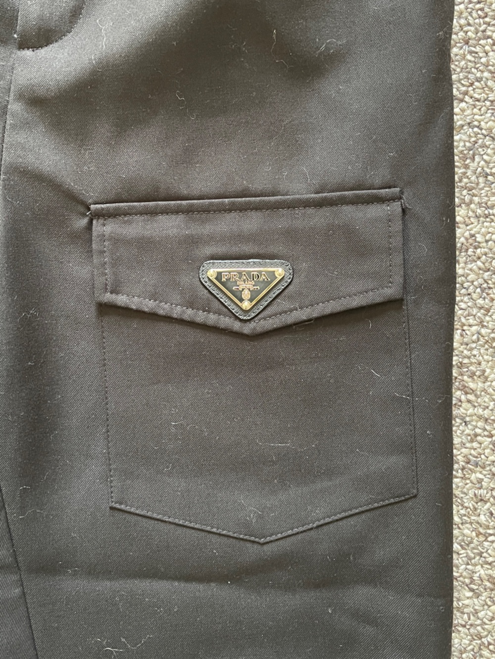 Prada Silver Logo Black Cargo Pocket Cropped Ankle Pants 36 XS 2 4 - Picture 3 of 5